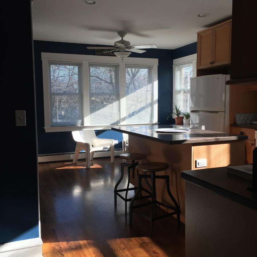 Oak Park Beauties - Tree Lined Streets - Walkable Apartman Kültér fotó